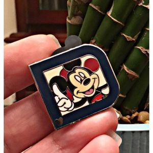Authentic 2011 Hidden Mickey Pin “Letter D Mickey”
